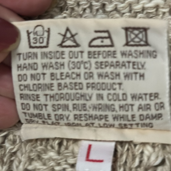 Like new women’s Carraig Donn oversized sweater. Size L - Picture 5 of 6